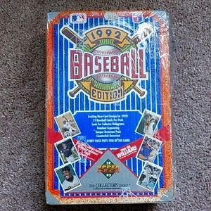 Memorabilia 1992 Upper Deck unopened complete set baseball cards
